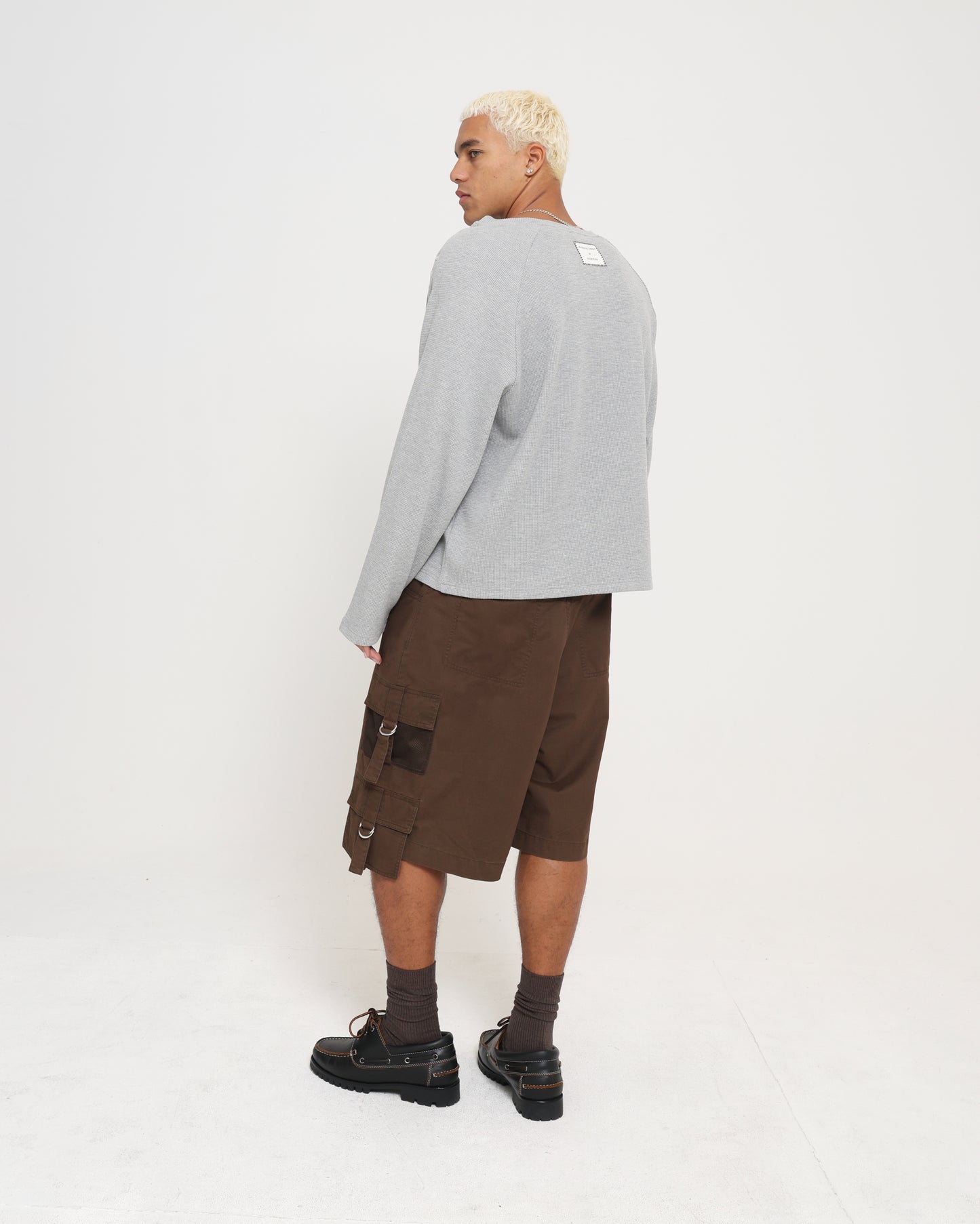 RAGLAN BUTTON LS TEE - GREY