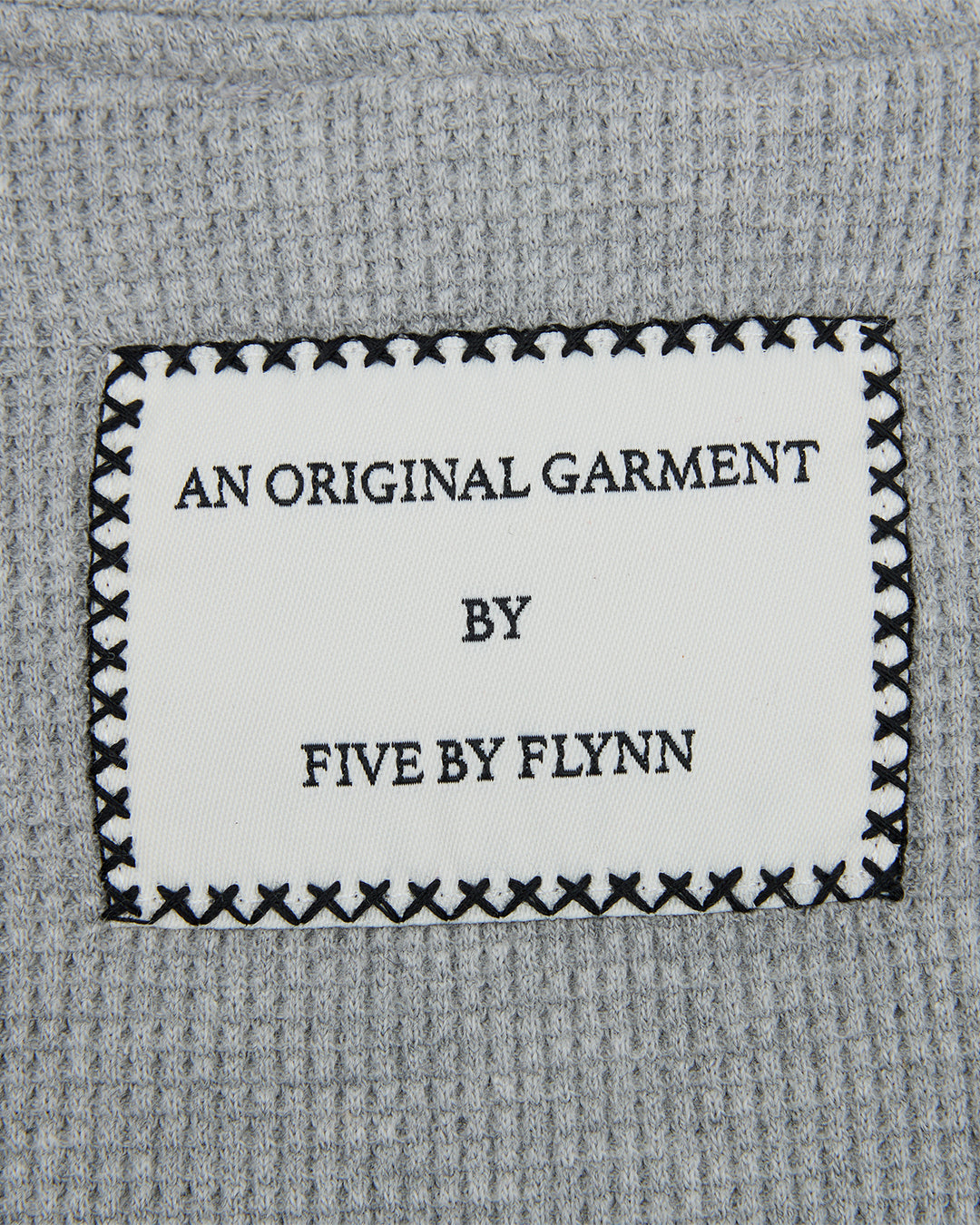 RAGLAN BUTTON LS TEE - GREY