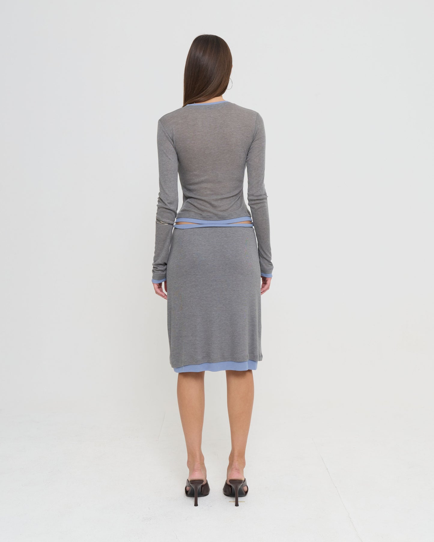 Women's V Neck LS Tee