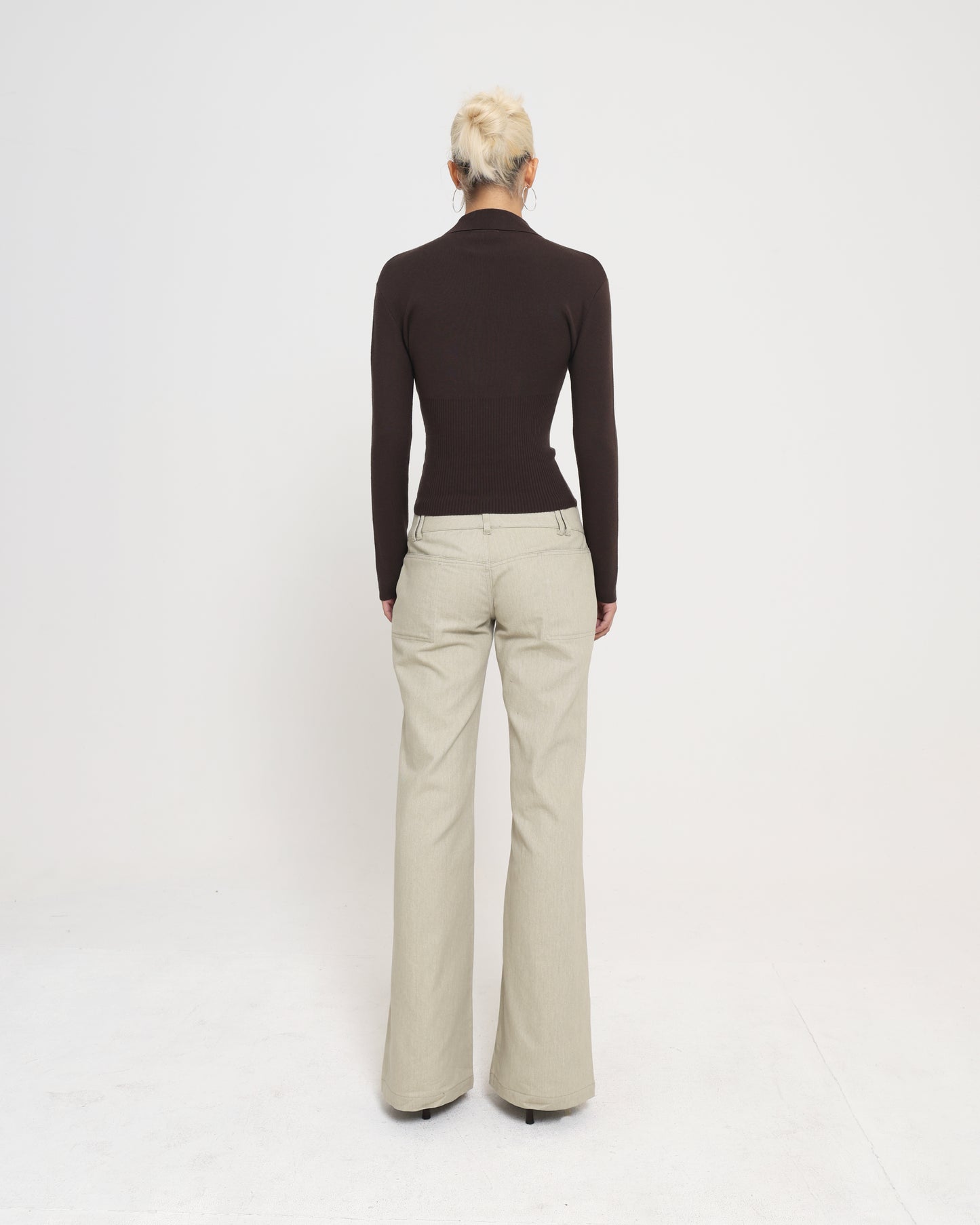 PLUNGE NECK LS KNIT - CHOCOLATE